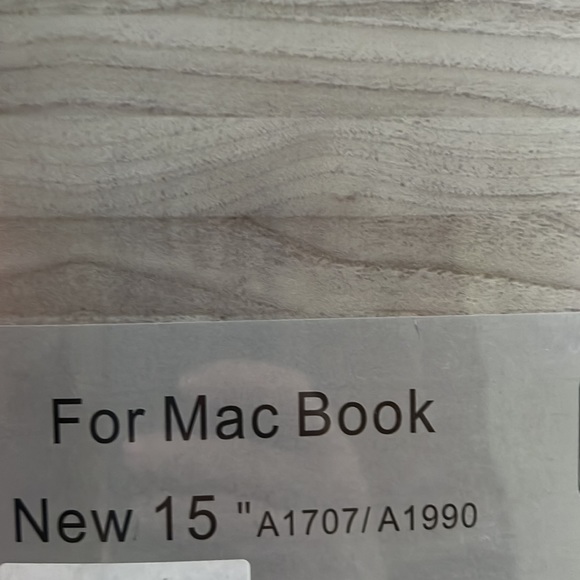 NWT hard shell cover for Mac Book 15” A1707/A1990 lap top - Picture 6 of 8